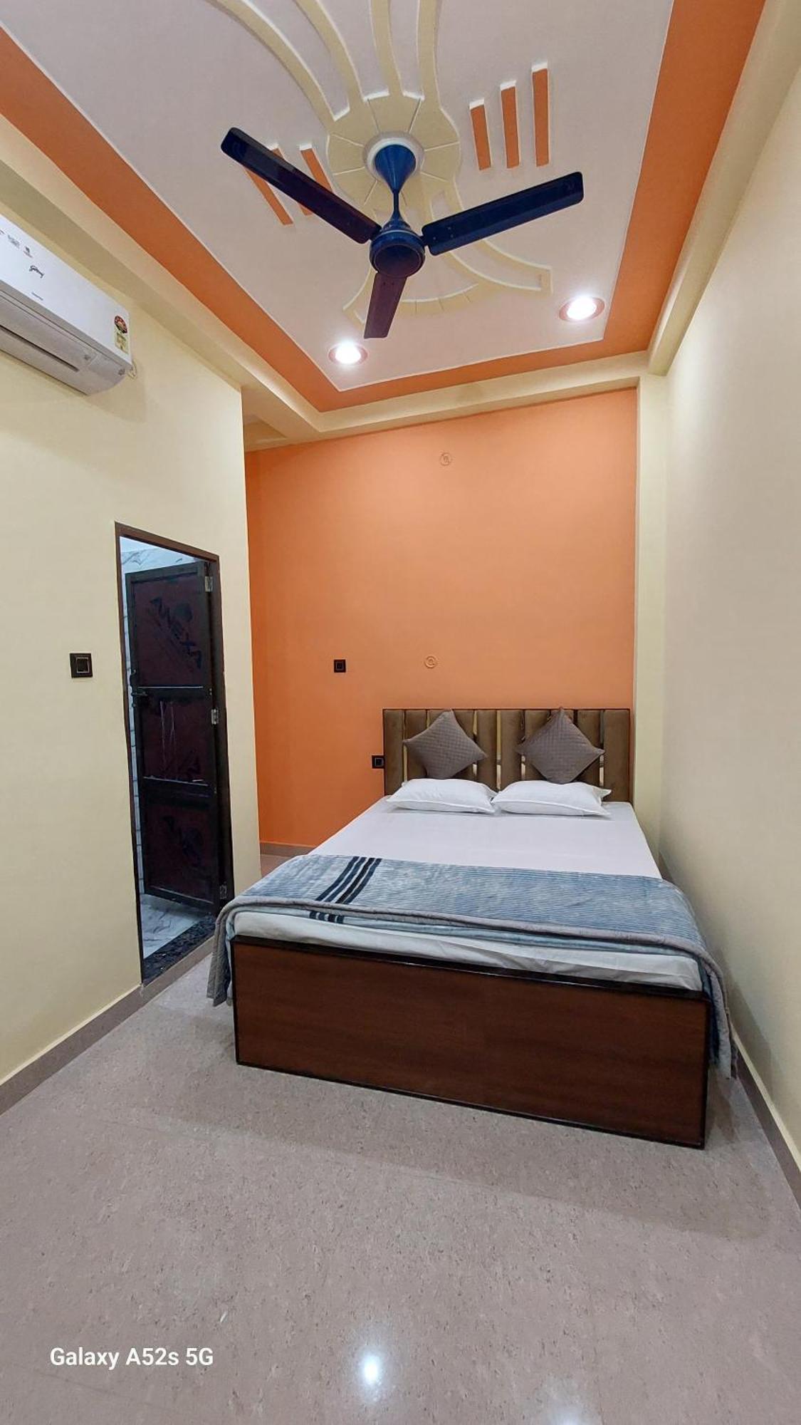 Narayani Paying Guest House Bénarès Extérieur photo